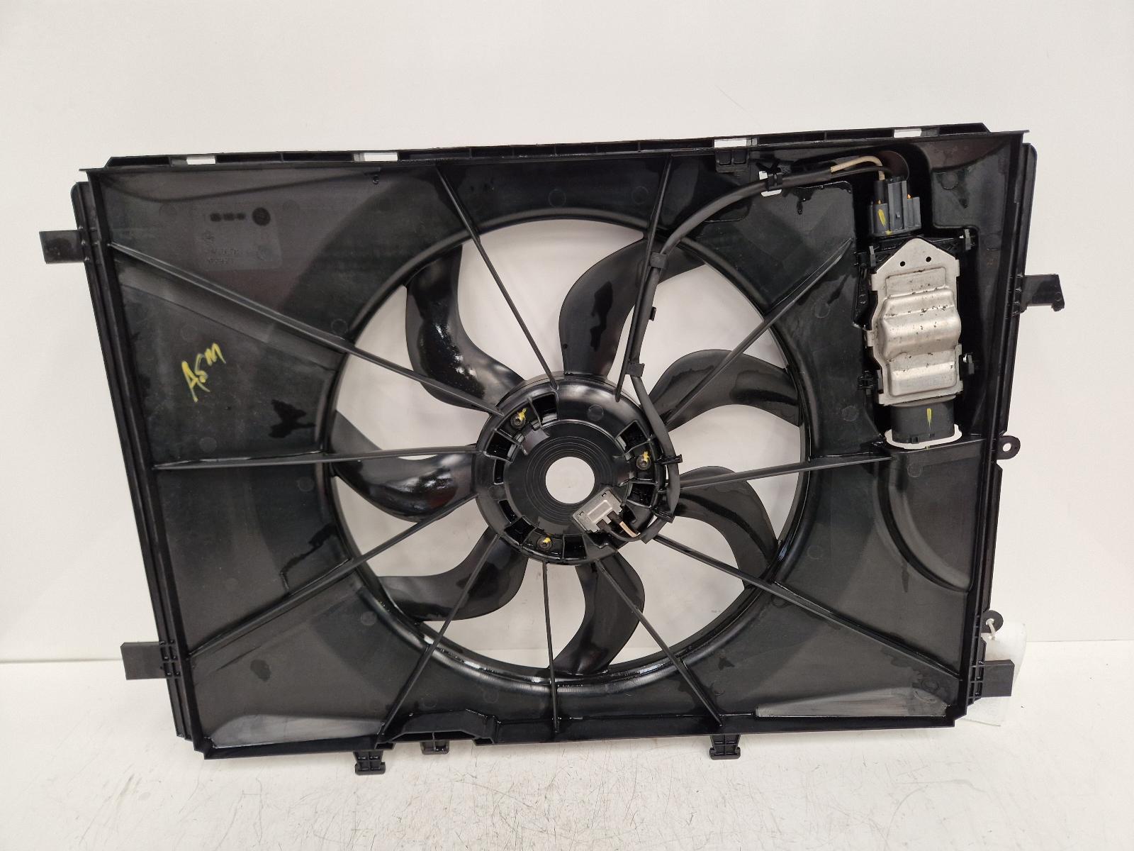 View Auto part Engine Cooling Motor Mercedes A Class 2016