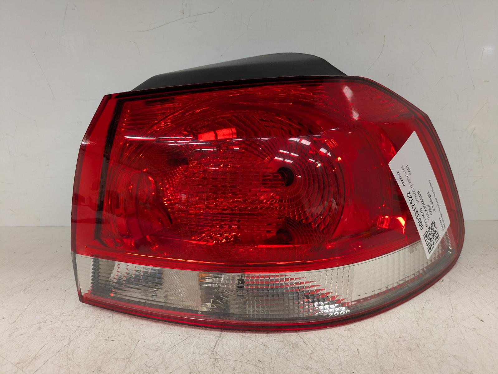 View Auto part R Taillight Volkswagen Golf 2011