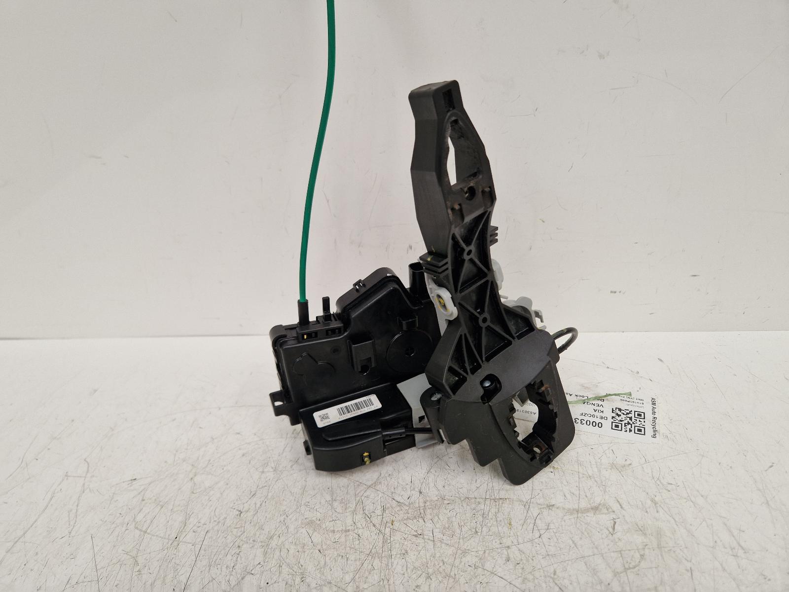 View Auto part Door Lock Assembly Kia Venga 2010