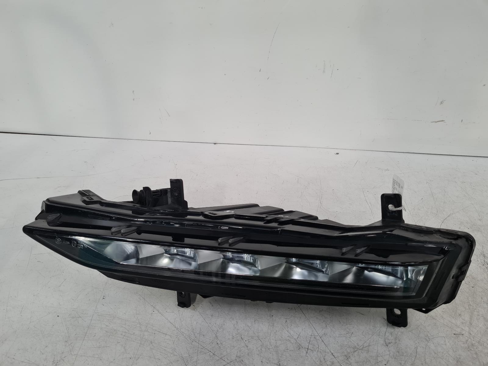 View Auto part Fog Lamp Skoda Superb 2021