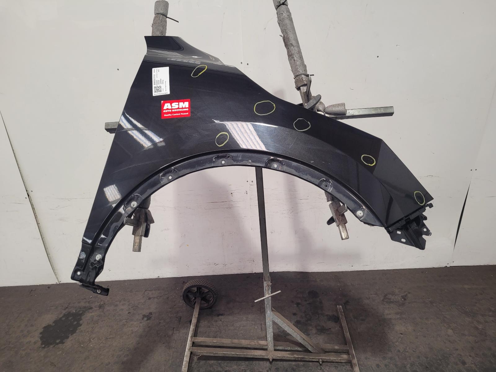 View Auto part R Wing Nissan Qashqai 2016
