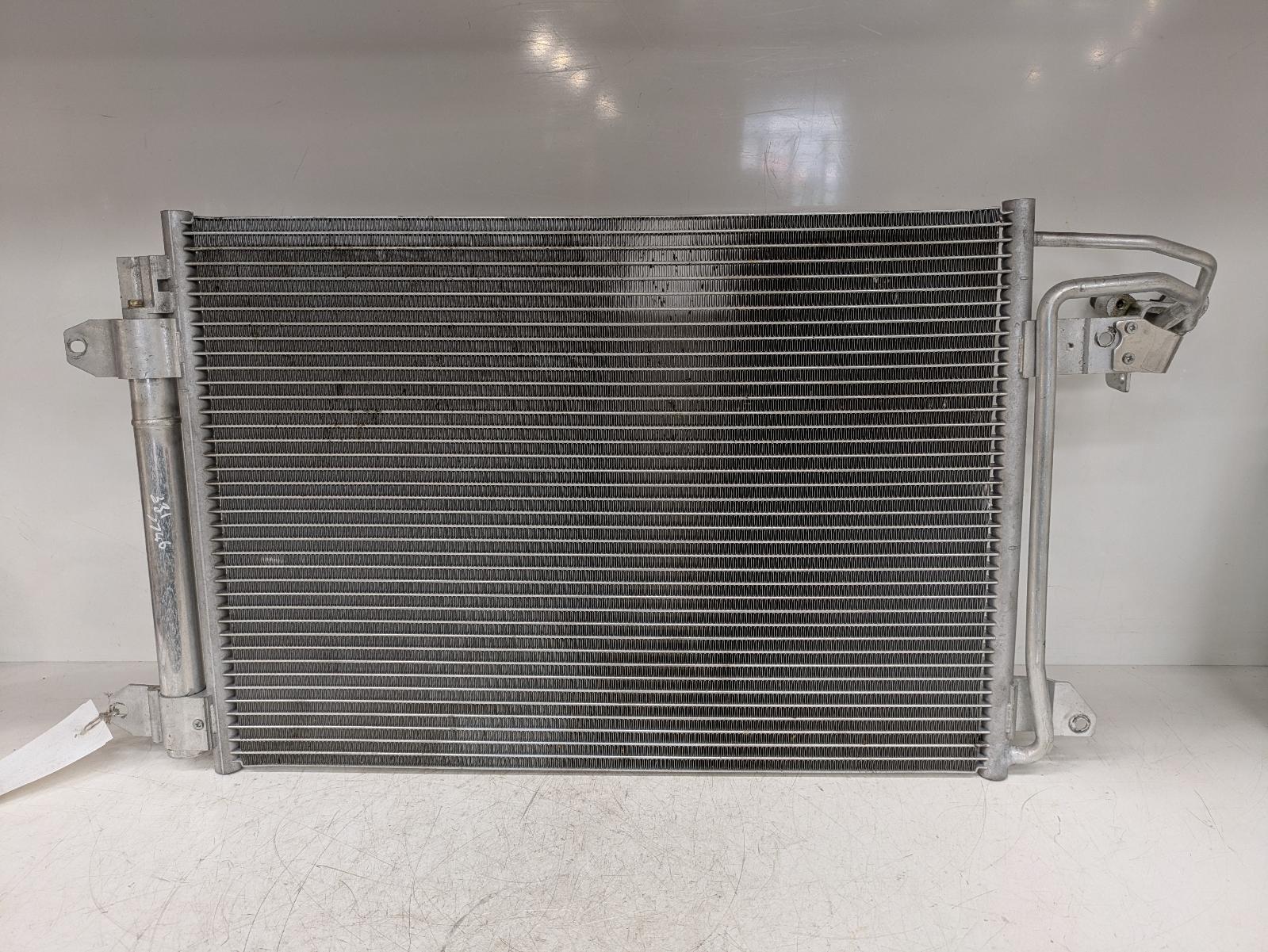 View Auto part Condenser Volkswagen Golf 2011