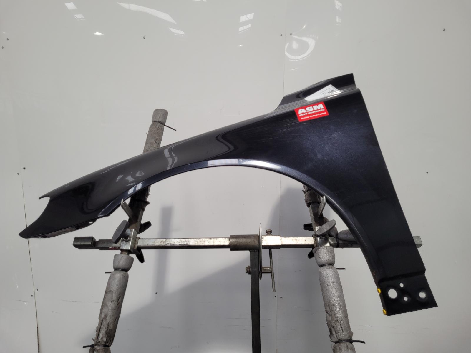 View Auto part L Wing Volvo V70 2011