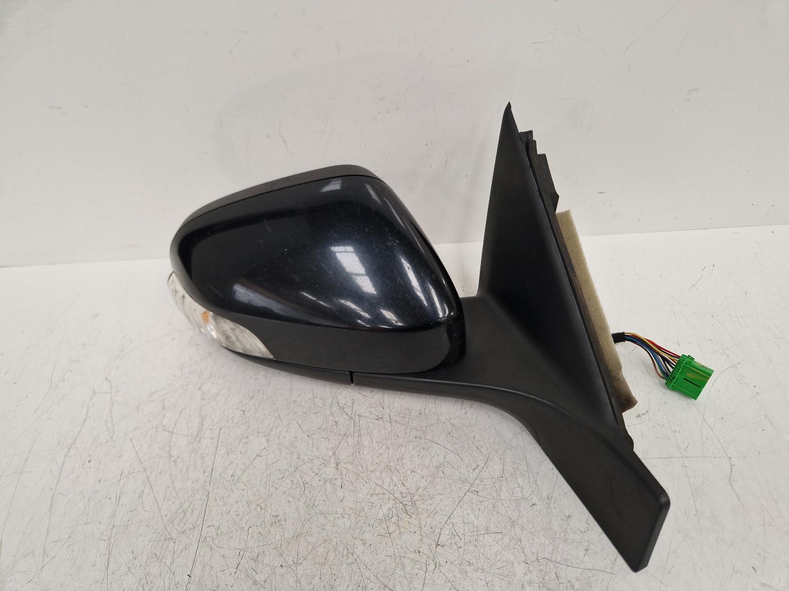View Auto part R Door Mirror Volvo V70 2011