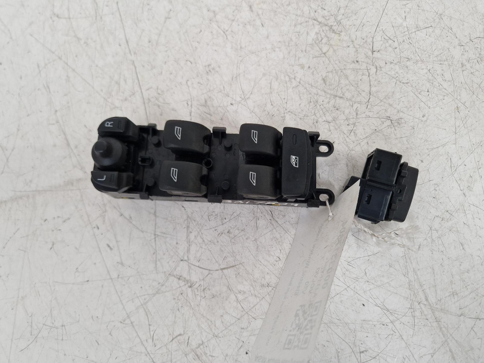 View Auto part Elect. Window Switch Volvo V70 2011