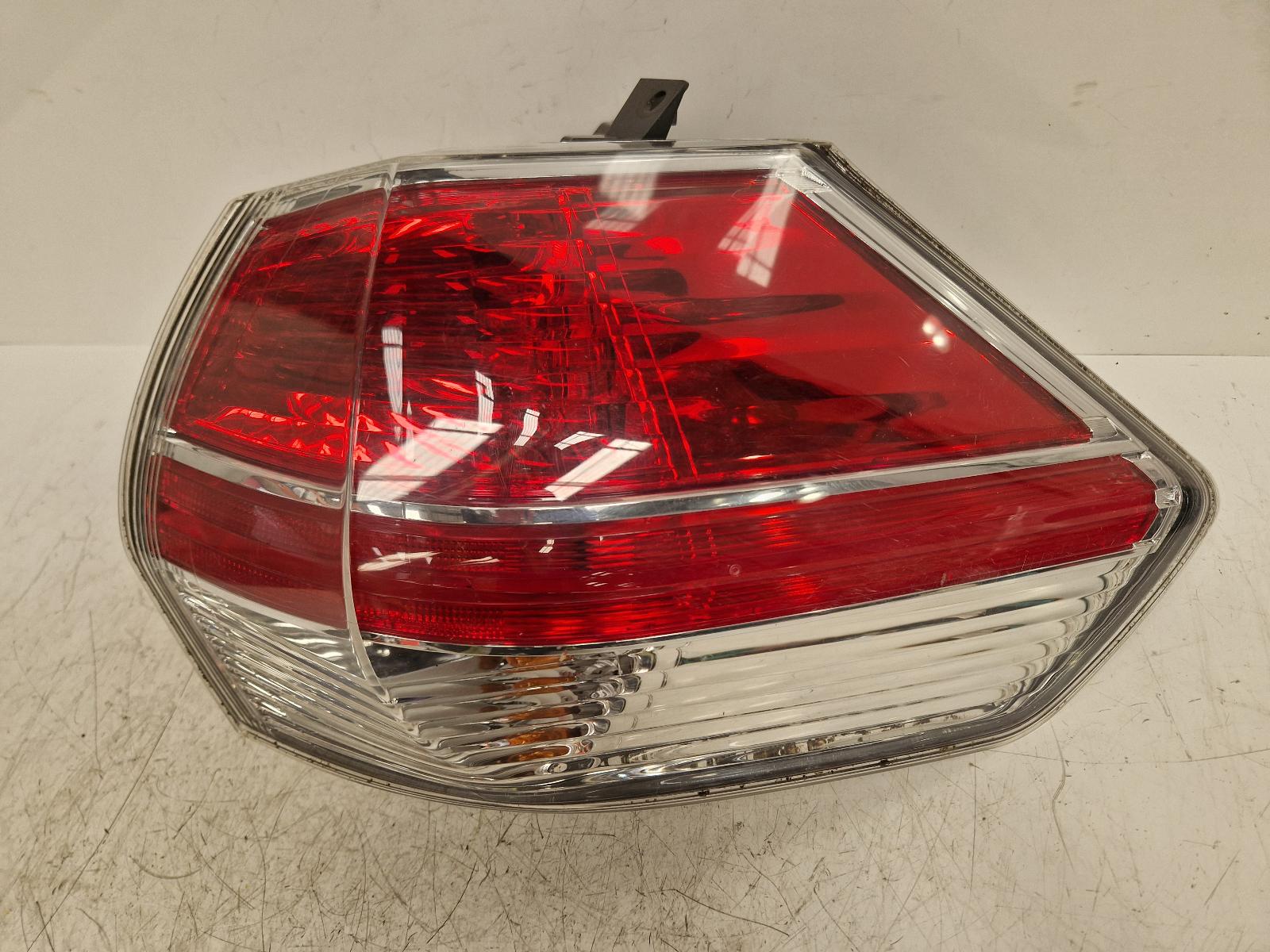 View Auto part R Taillight Nissan X Trail 2016