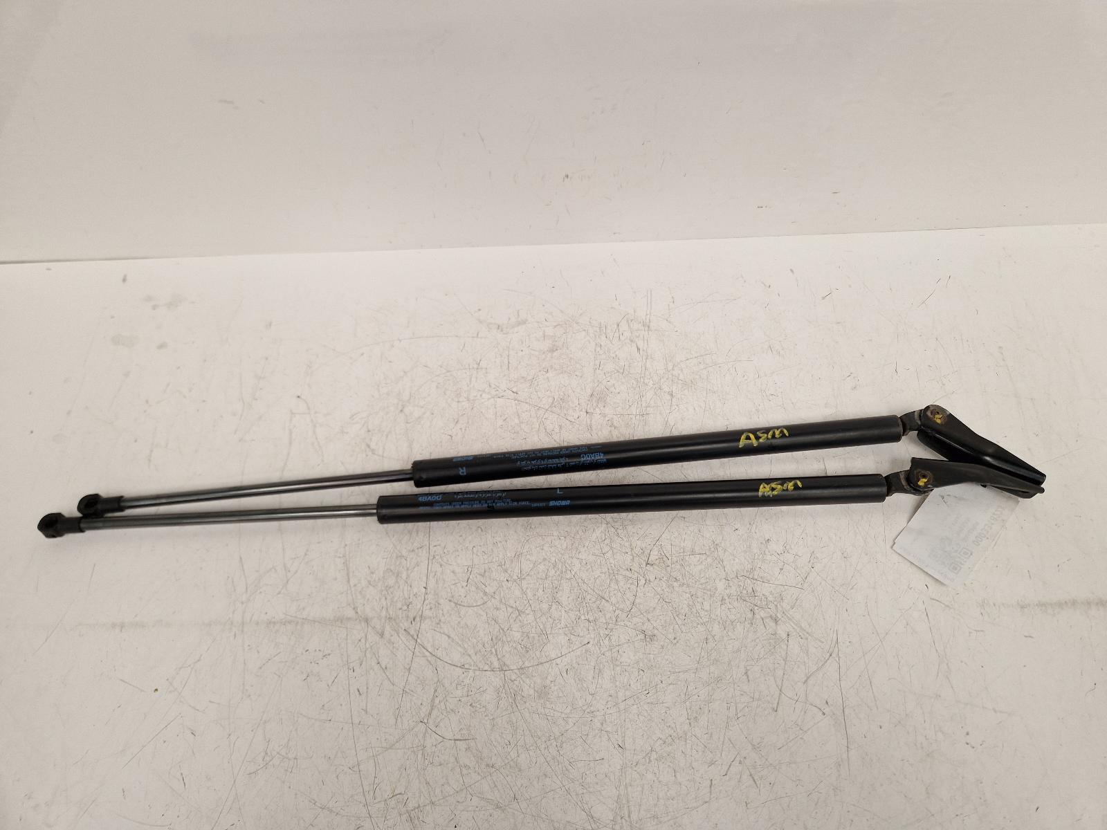 View Auto part Hatch Strut/Shock Nissan X Trail 2016