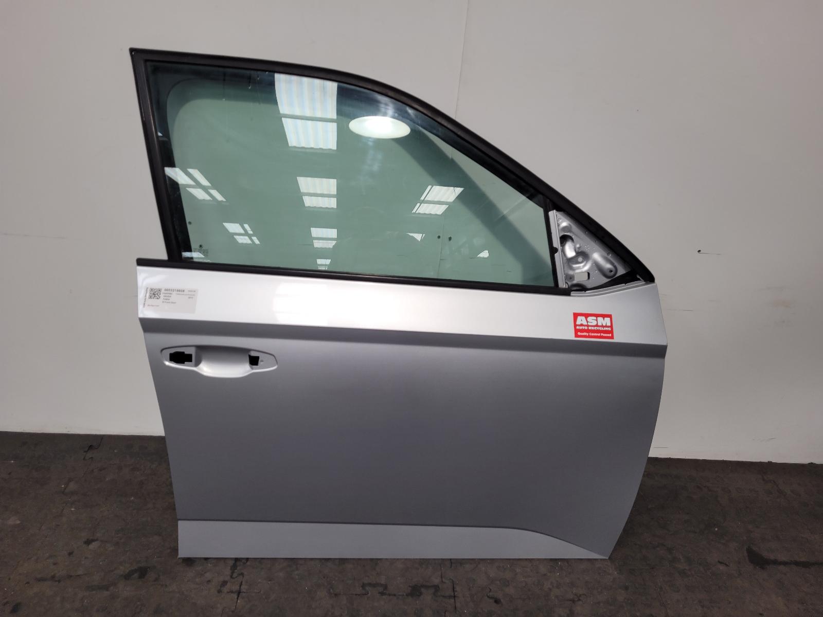 View Auto part R Front Door Skoda Fabia 2015