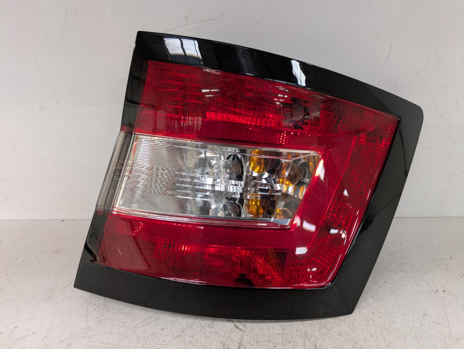 View Auto part R Taillight Skoda Fabia 2015