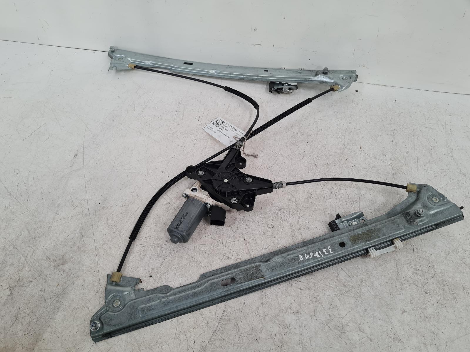 View Auto part RF Window Regulator Mercedes Viano 2011