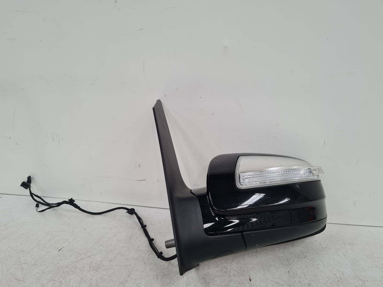 View Auto part L Door Mirror Mercedes Viano 2011