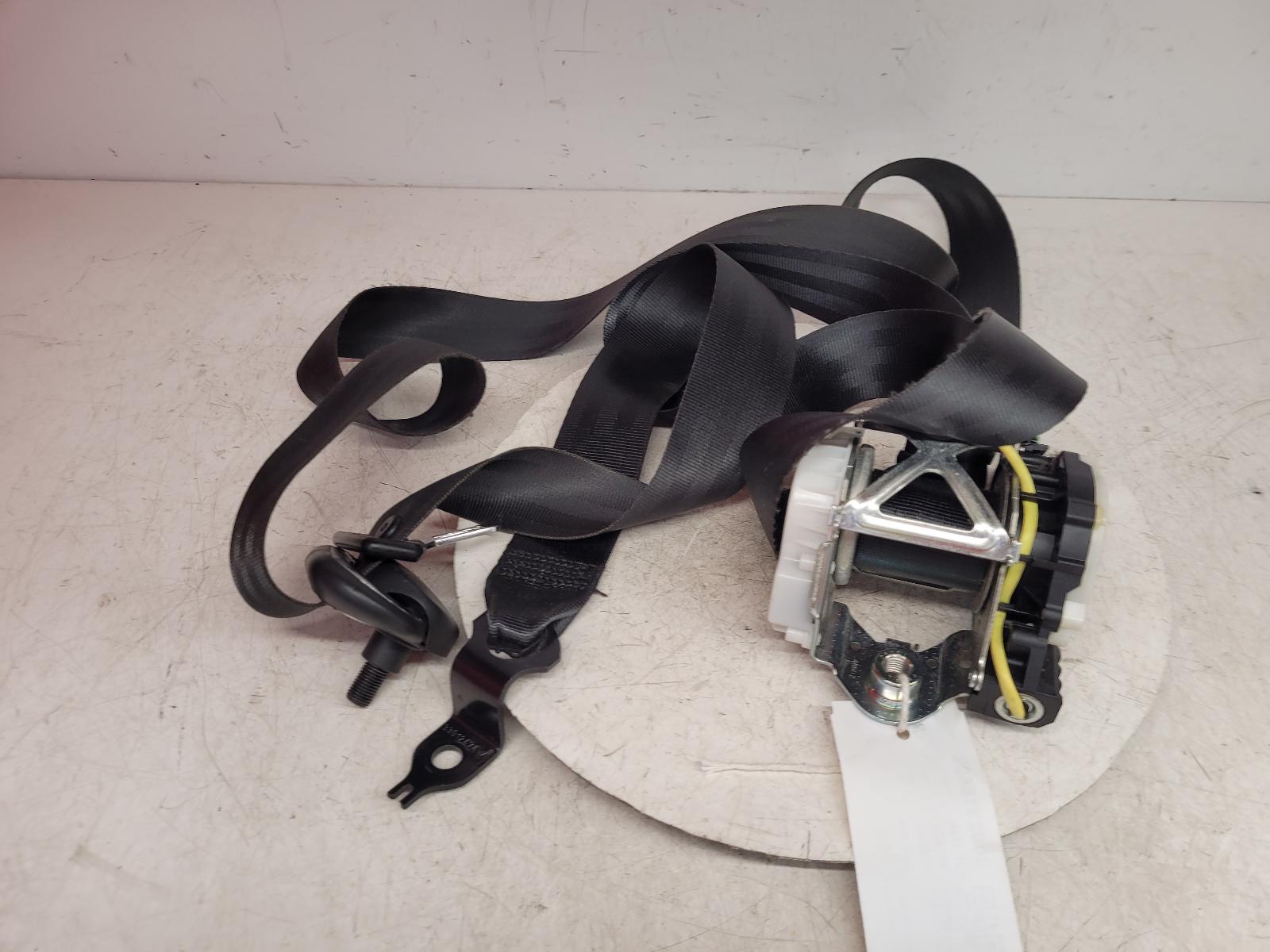 View Auto part Seat Belt Skoda Fabia 2011