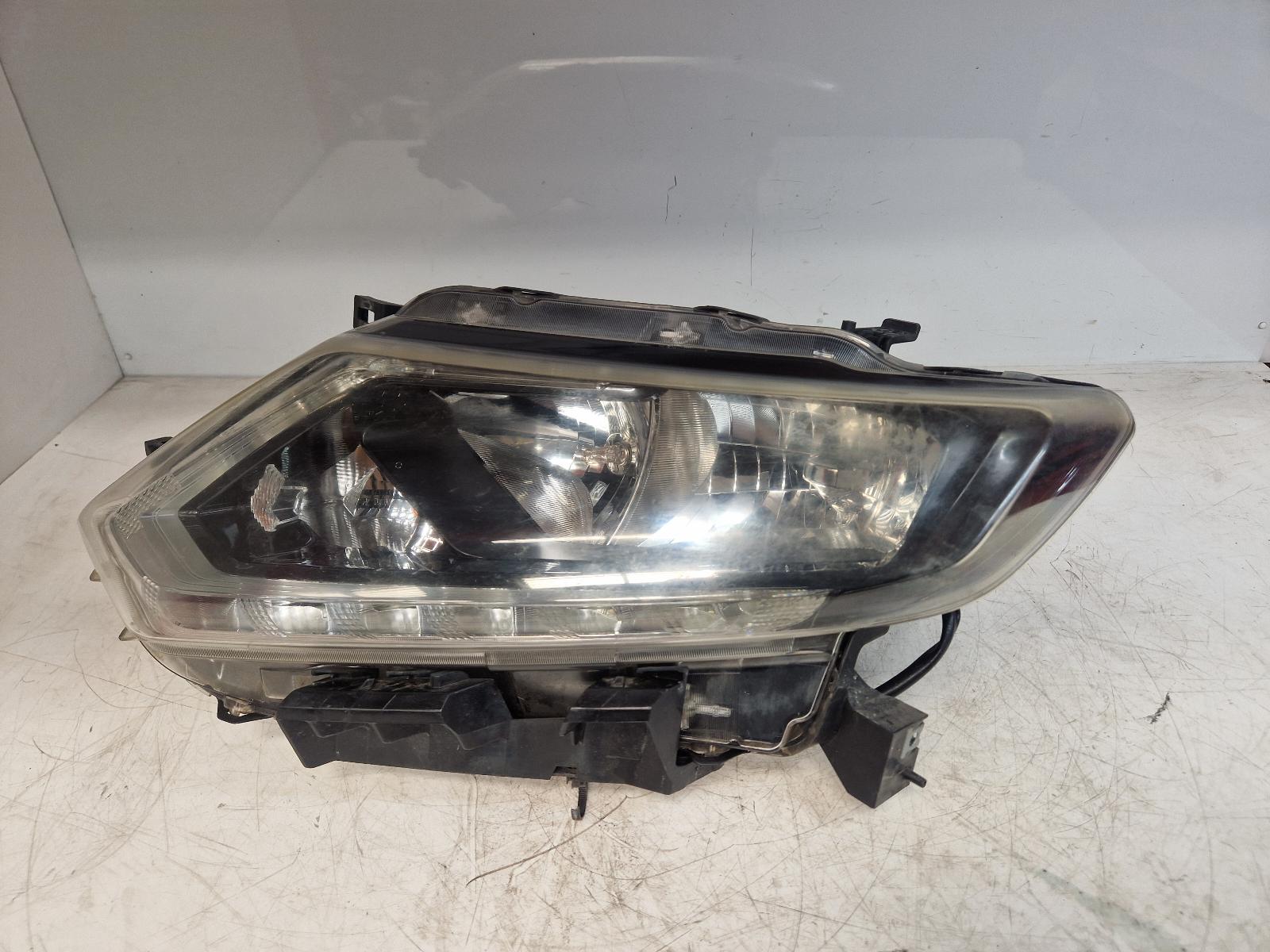 View Auto part L Headlamp Nissan X Trail 2016