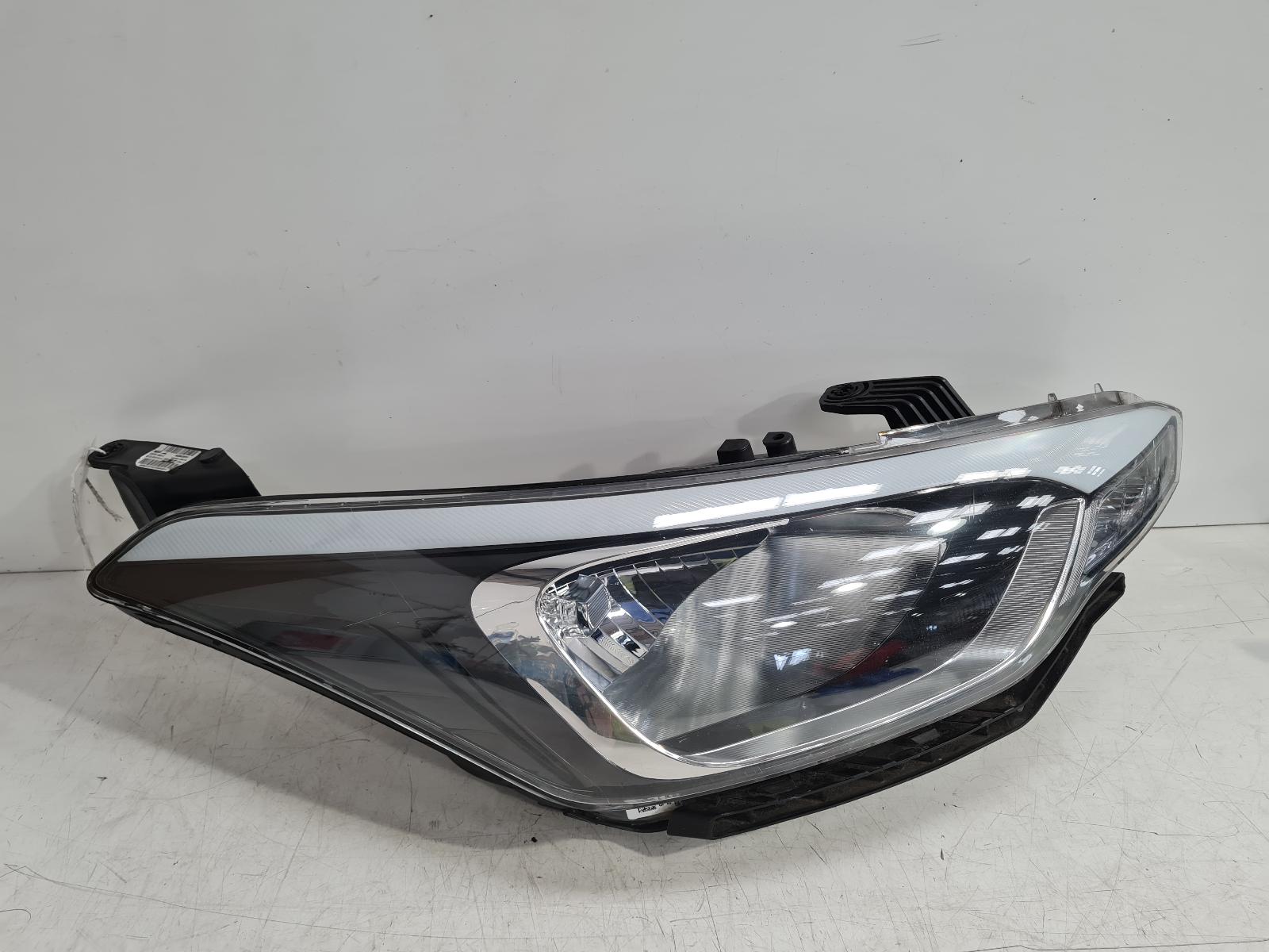 View Auto part R Headlamp Hyundai I20 2017