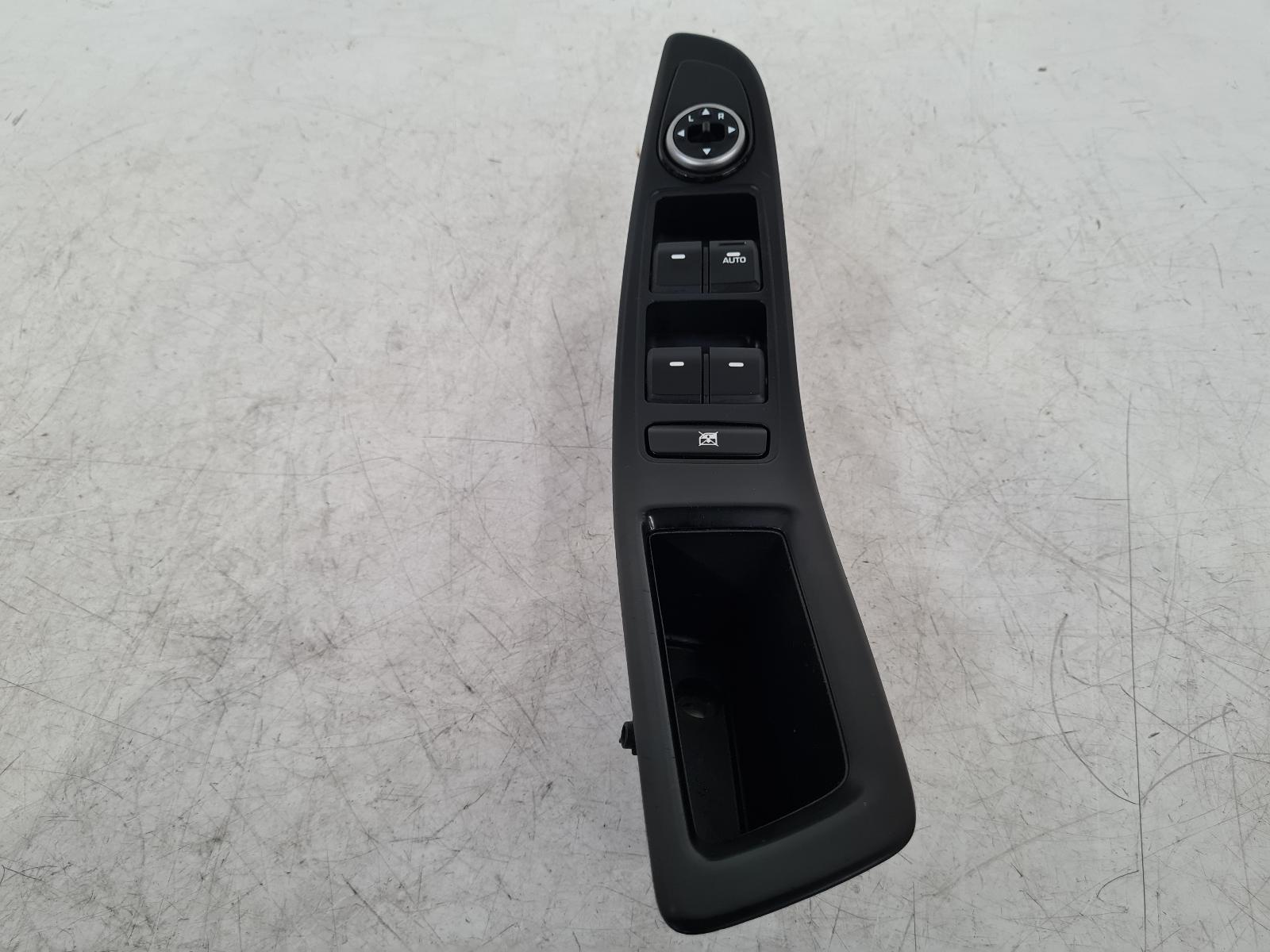 View Auto part Elect. Window Switch Hyundai I20 2017