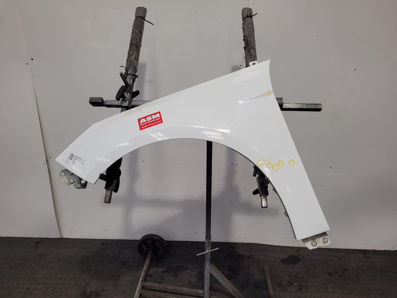 View Auto part L Wing Ford Focus 2013