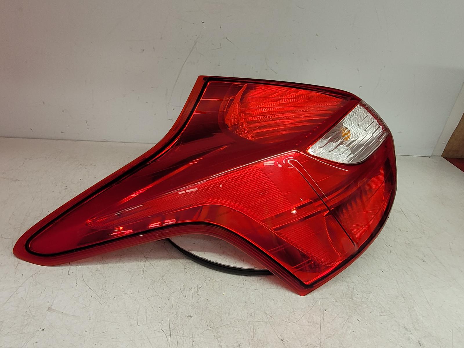View Auto part L Taillight Ford Focus 2013