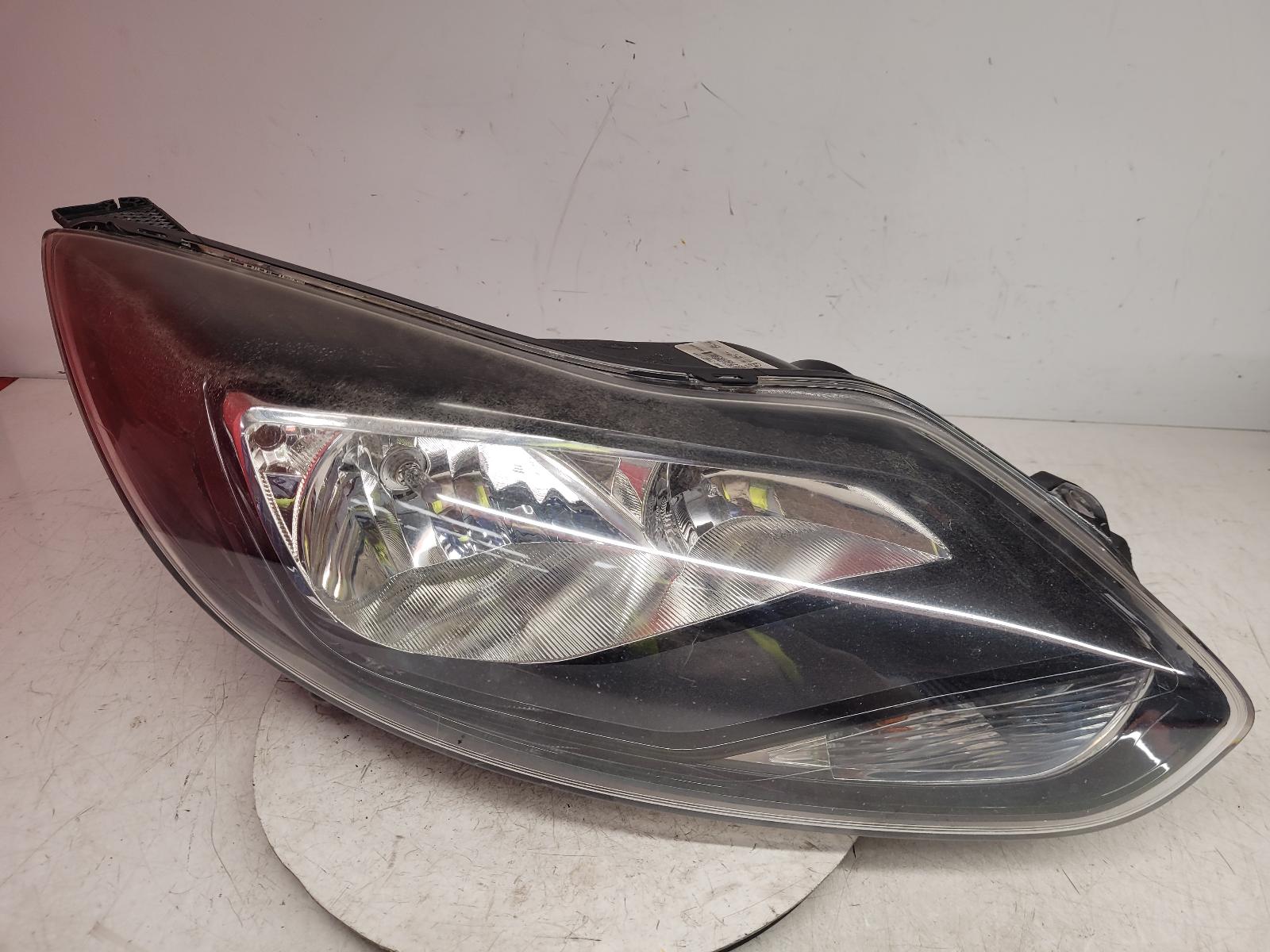View Auto part R Headlamp Ford Focus 2013