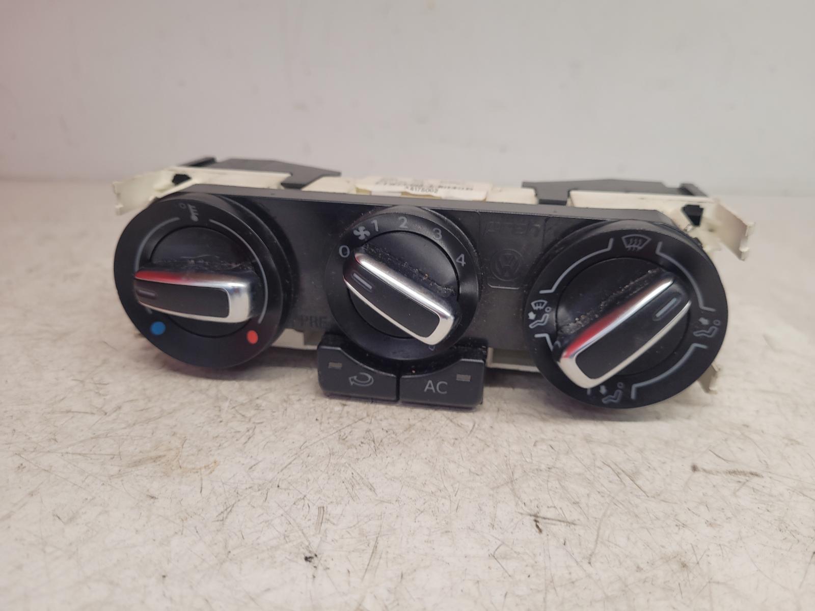 View Auto part Heater/AC Controller Volkswagen Polo 2013