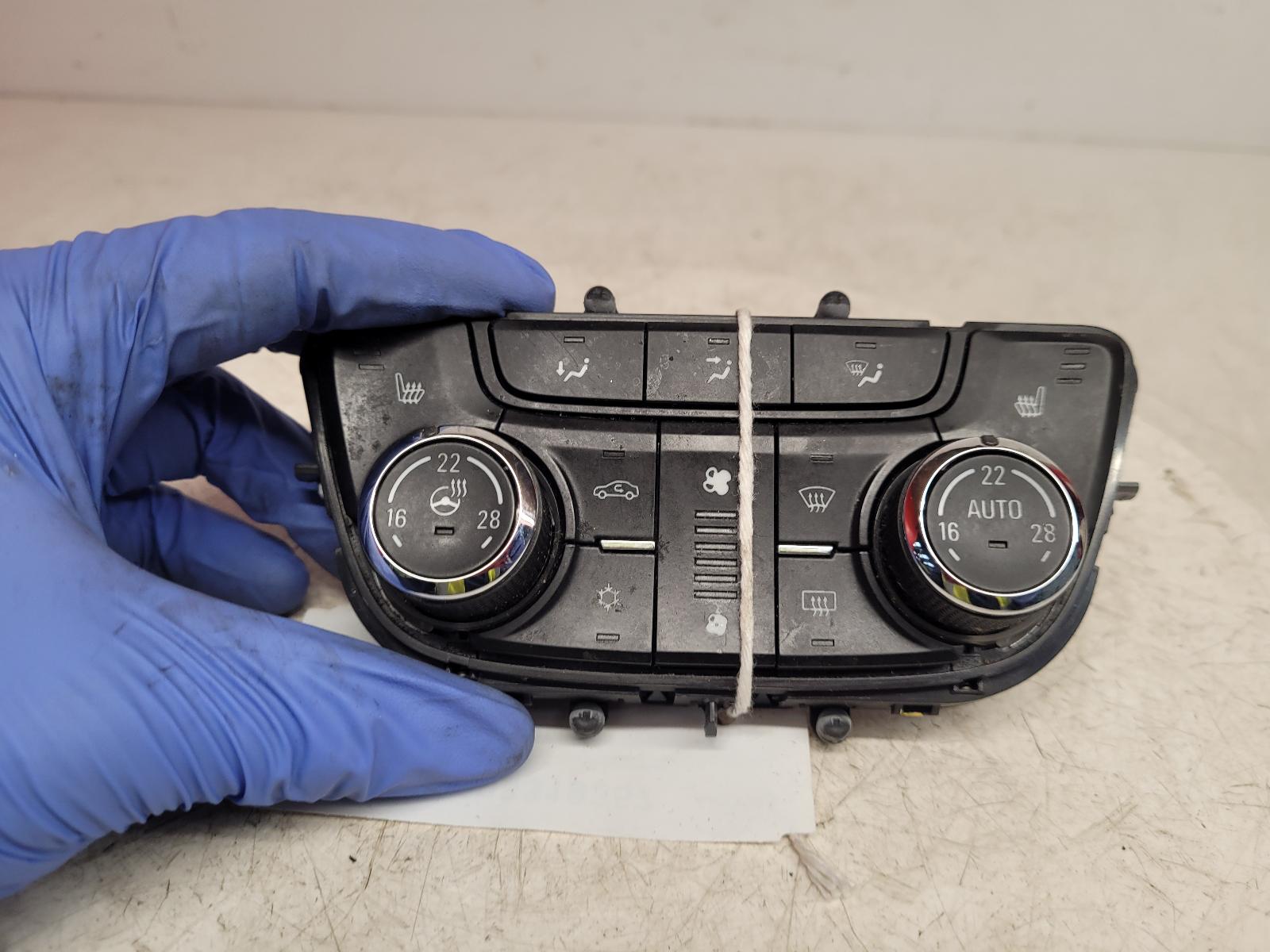 View Auto part Heater/AC Controller Vauxhall Mokka 2016
