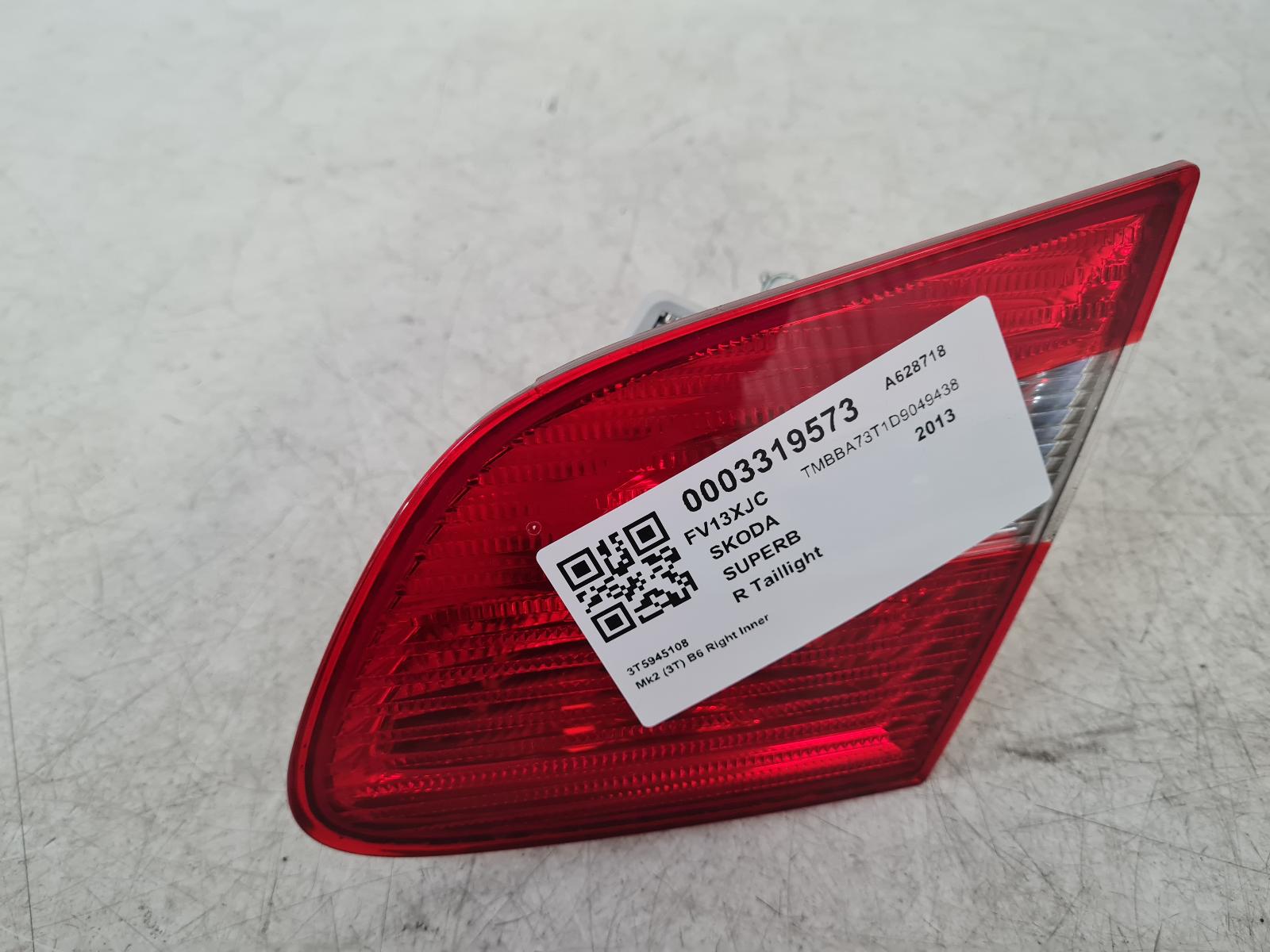 View Auto part R Taillight Skoda Superb 2013