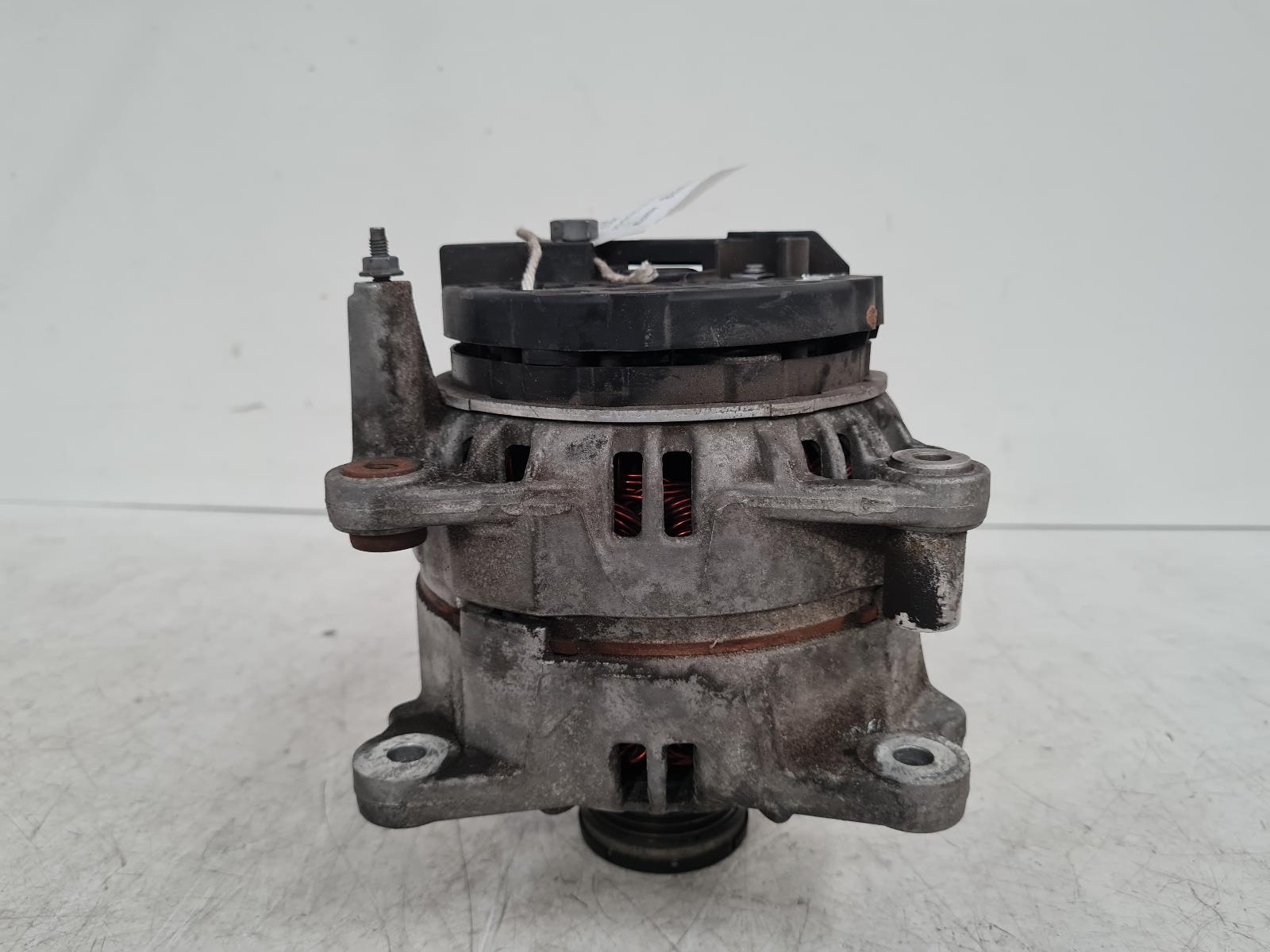 View Auto part Alternator Skoda Superb 2013