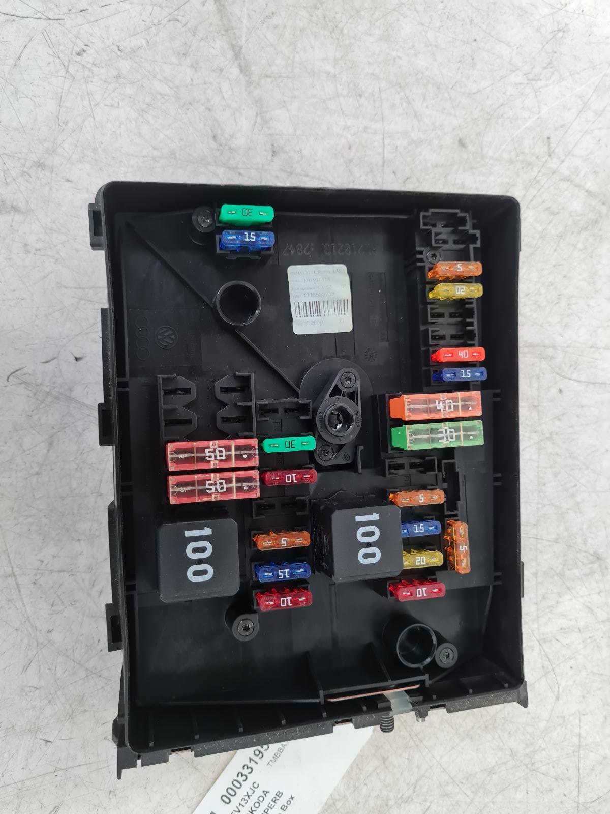 View Auto part Fuse Box Skoda Superb 2013