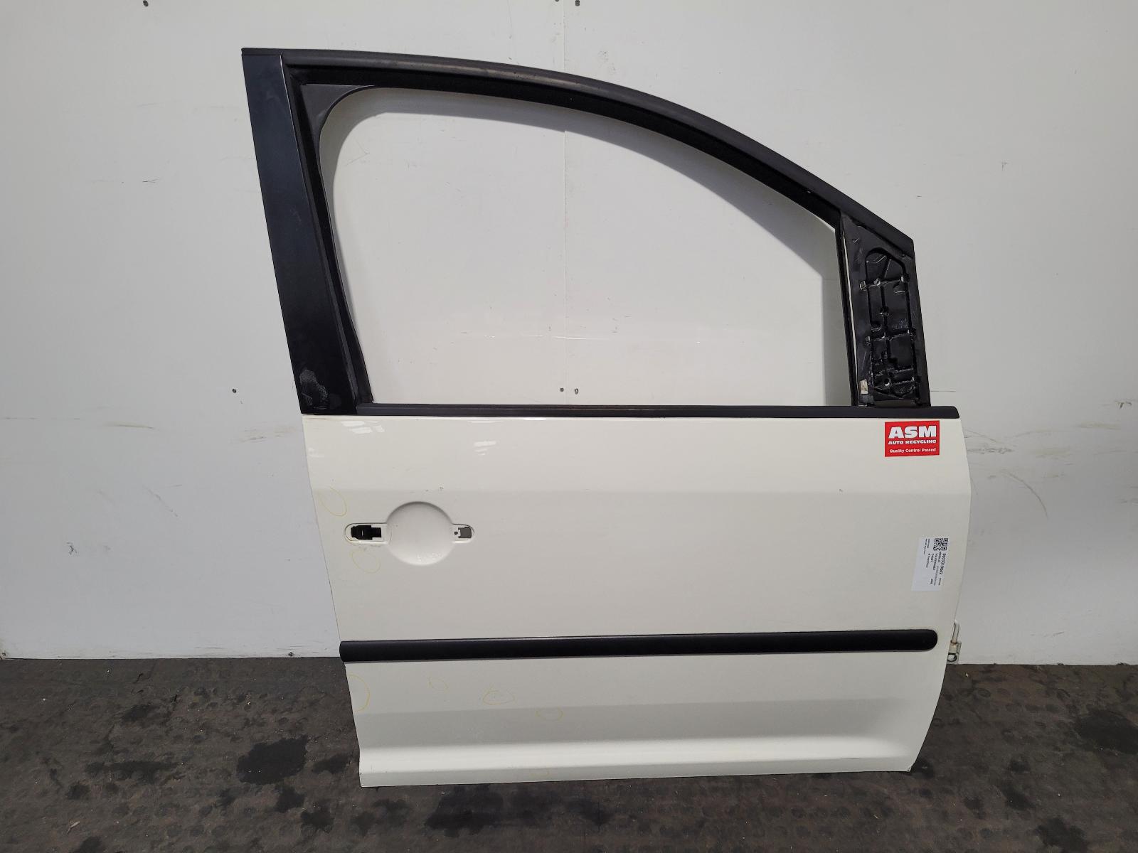 View Auto part R Front Door Volkswagen Caddy 2006