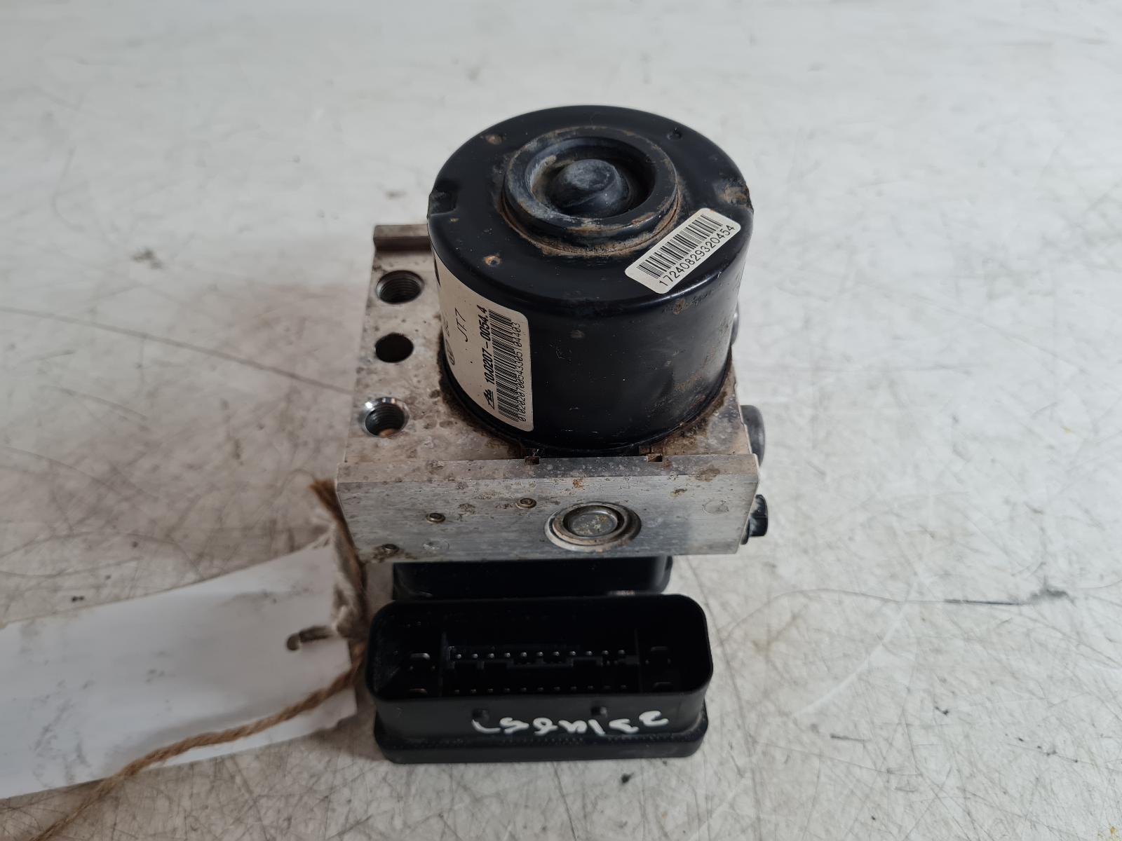 View Auto part ABS Pump/Modulator Volkswagen Caddy 2006