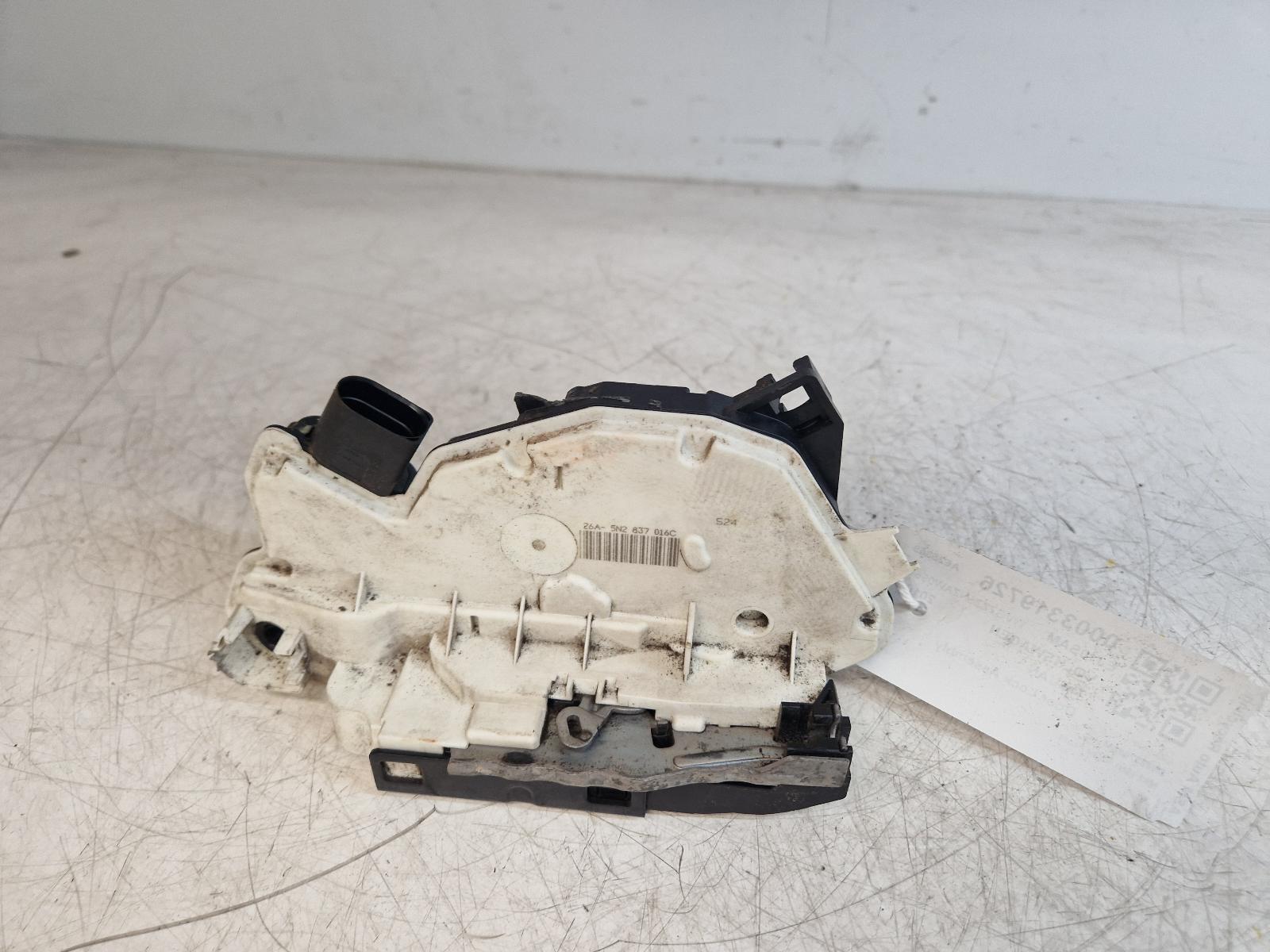 View Auto part Door Lock Assembly Volkswagen Tiguan 2010