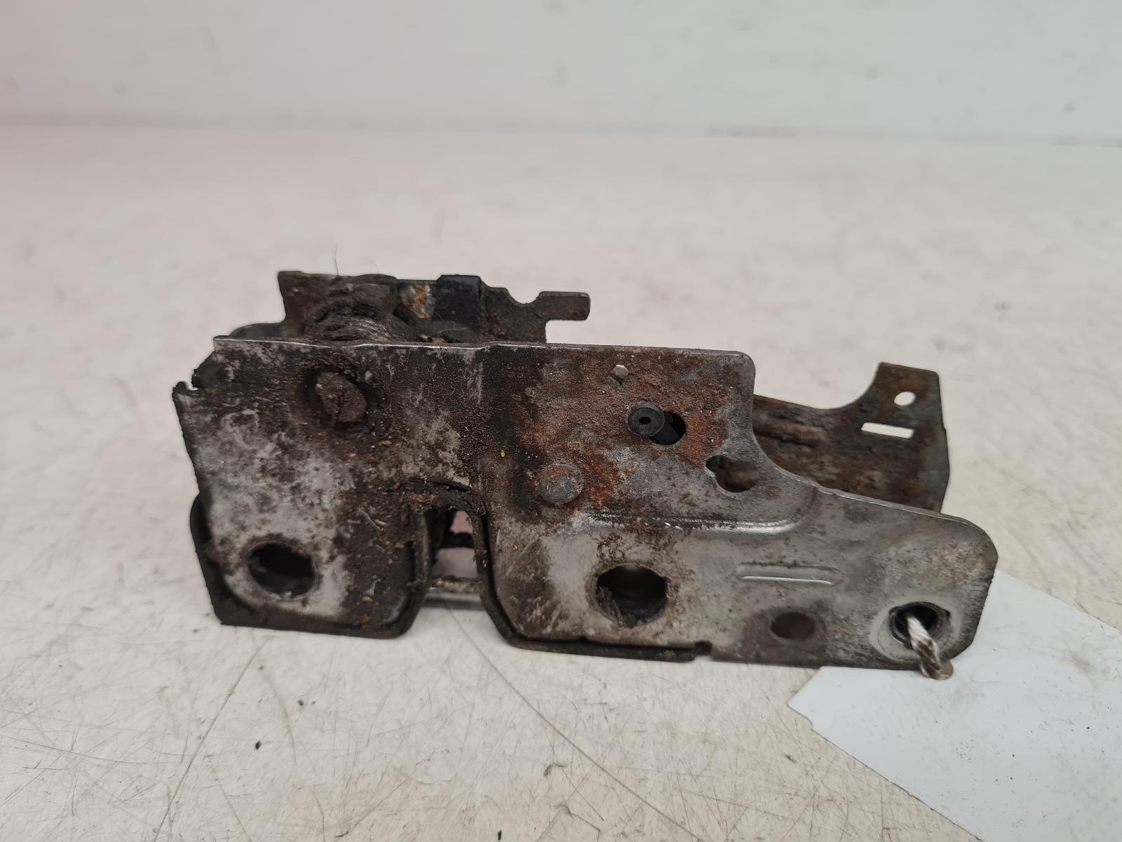View Auto part Bonnet Latch Volkswagen Tiguan 2010