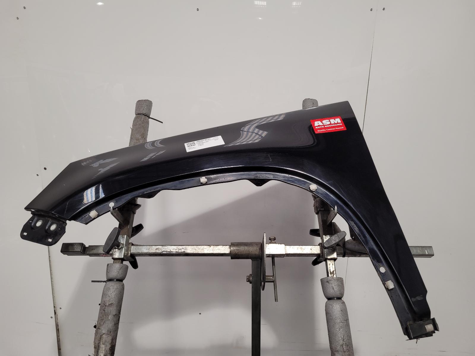 View Auto part L Wing Volkswagen Tiguan 2010