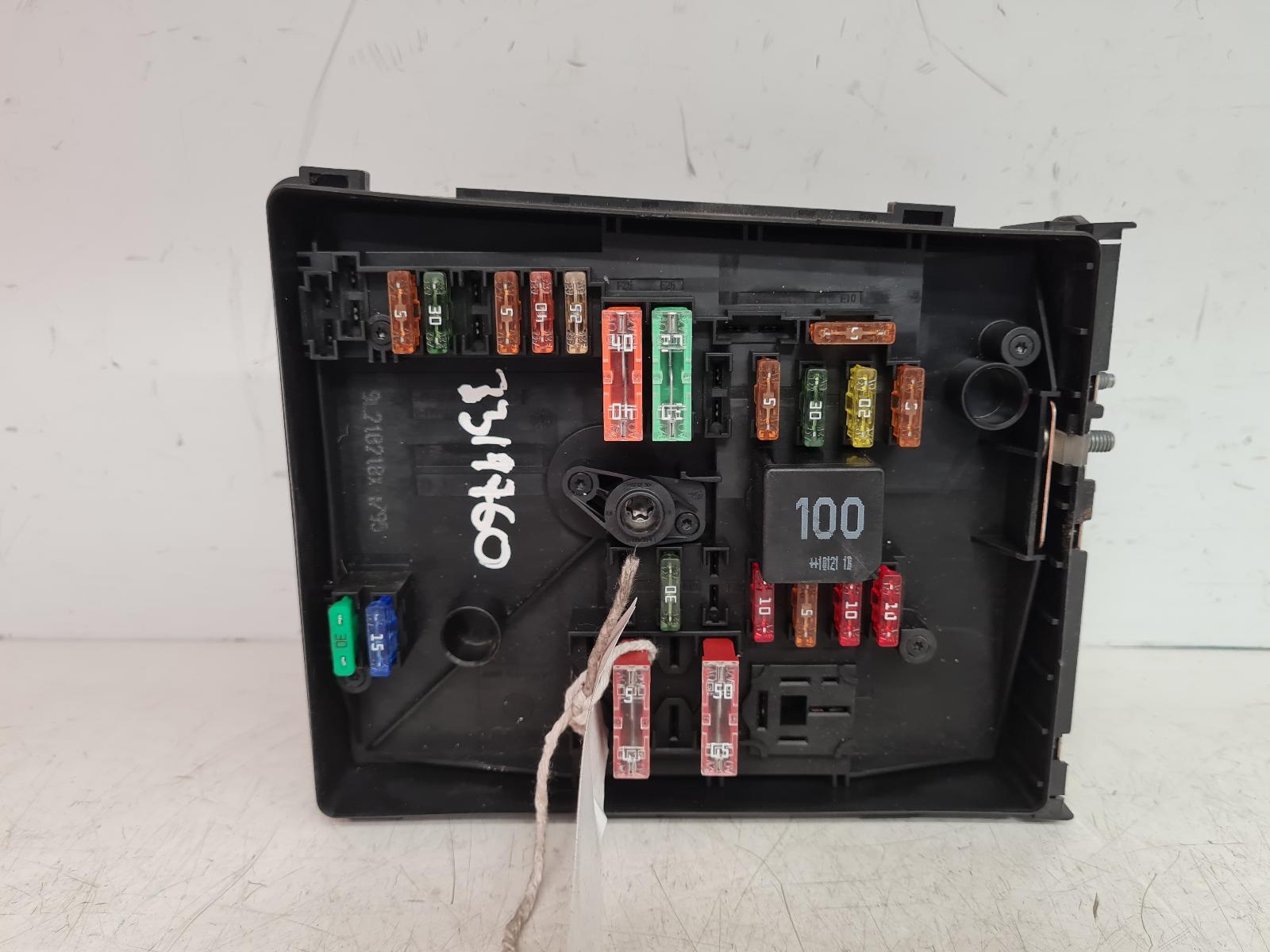 View Auto part Fuse Box Volkswagen Tiguan 2010