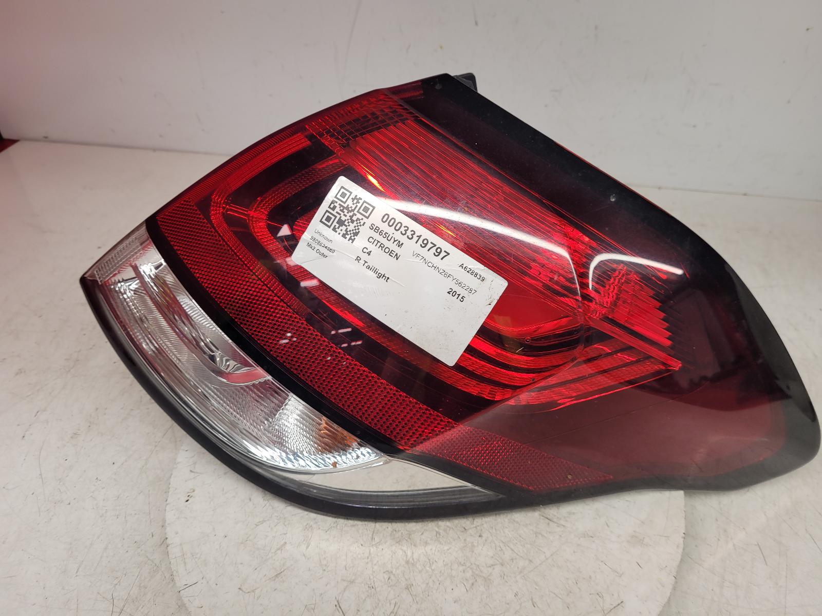 View Auto part R Taillight Citroen C4 2015