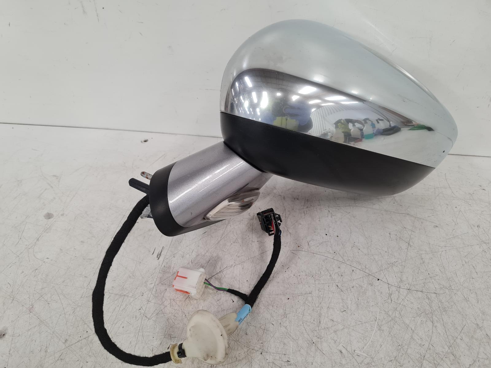 View Auto part L Door Mirror Citroen C4 2015