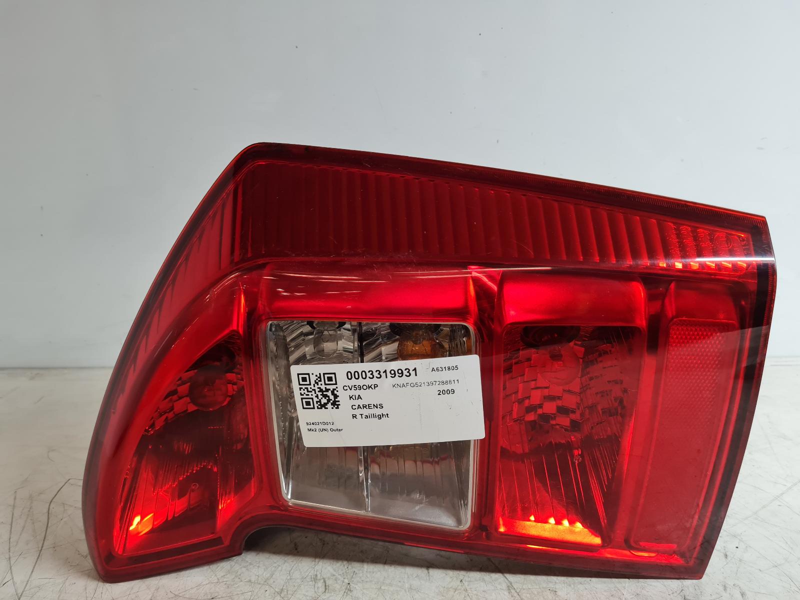View Auto part R Taillight Kia Carens 2009