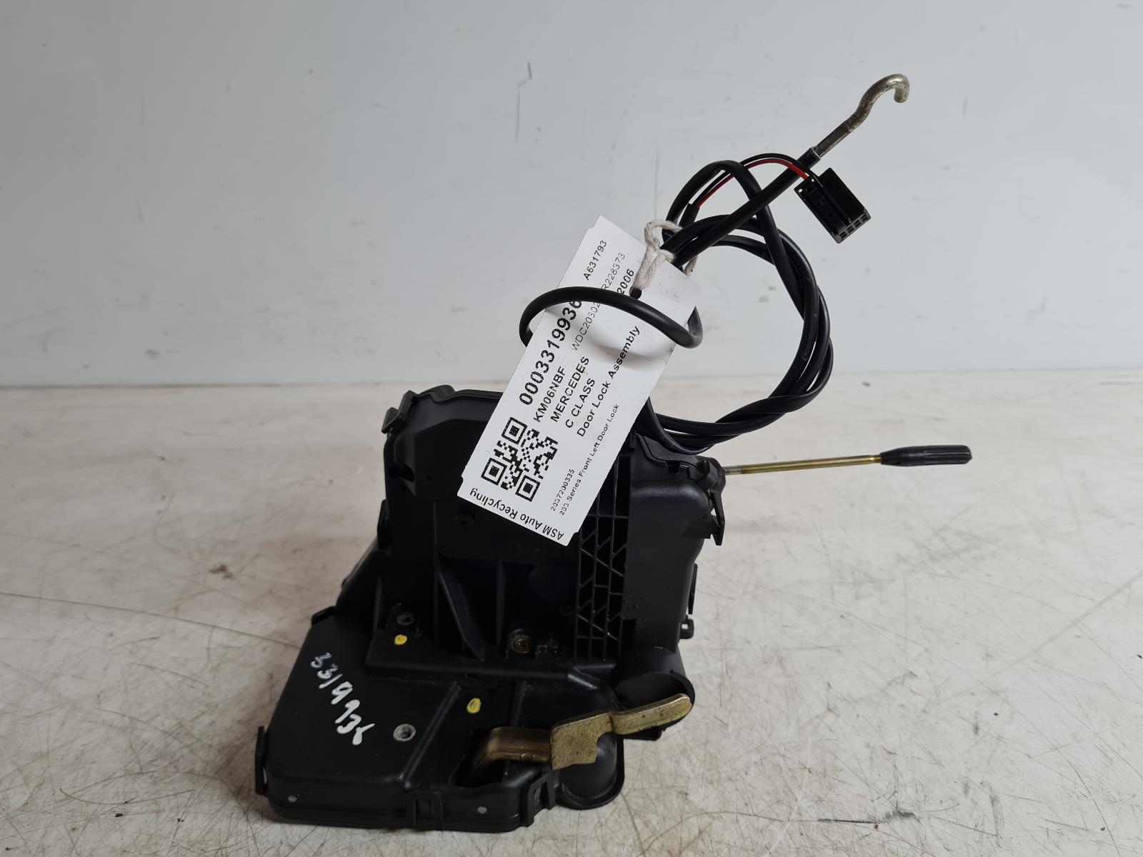 View Auto part Door Lock Assembly Mercedes C Class 2006
