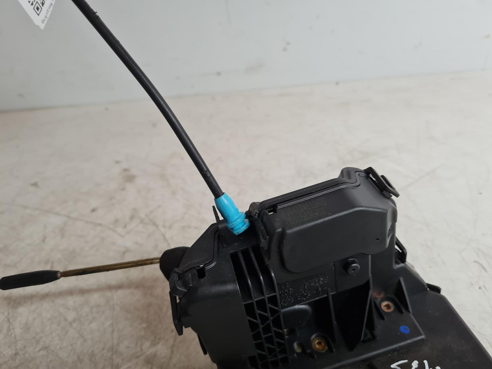 View Auto part Door Lock Assembly Mercedes C Class 2006