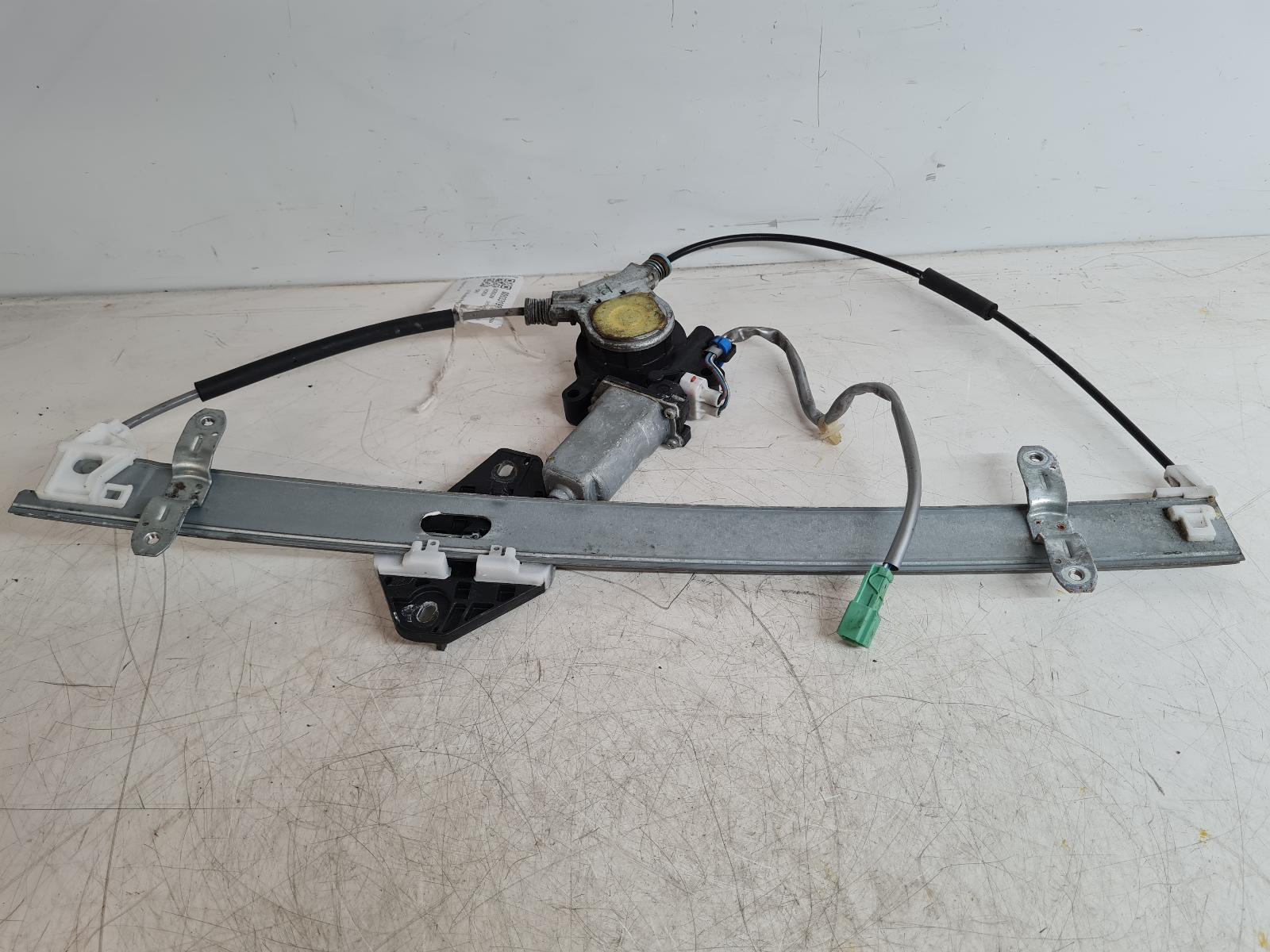 View Auto part LF Window Regulator Honda Crv 2005