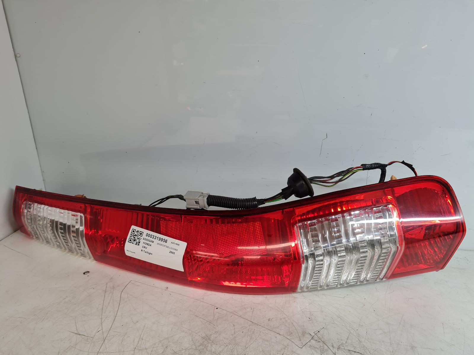 View Auto part R Taillight Honda Crv 2005