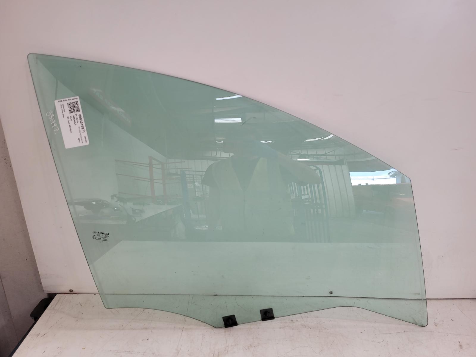 View Auto part RF Door Window Renault Clio 2015
