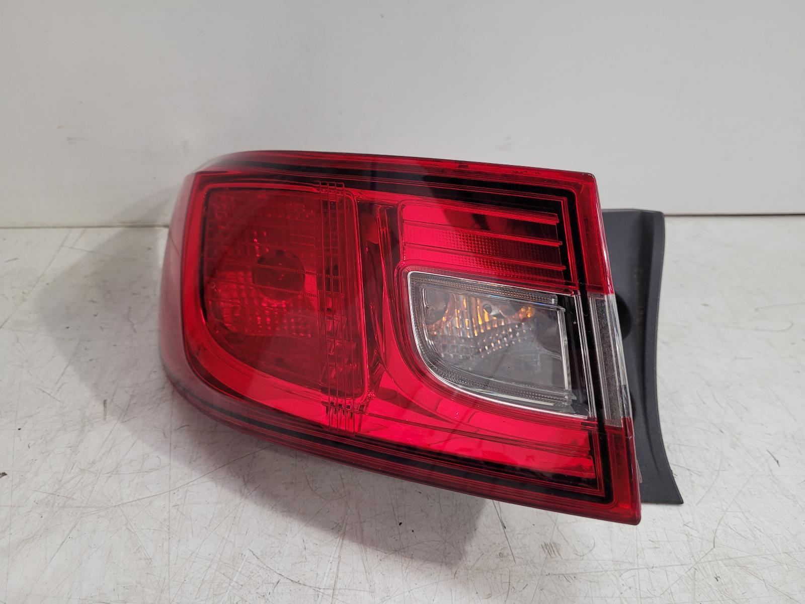 View Auto part L Taillight Renault Clio 2015
