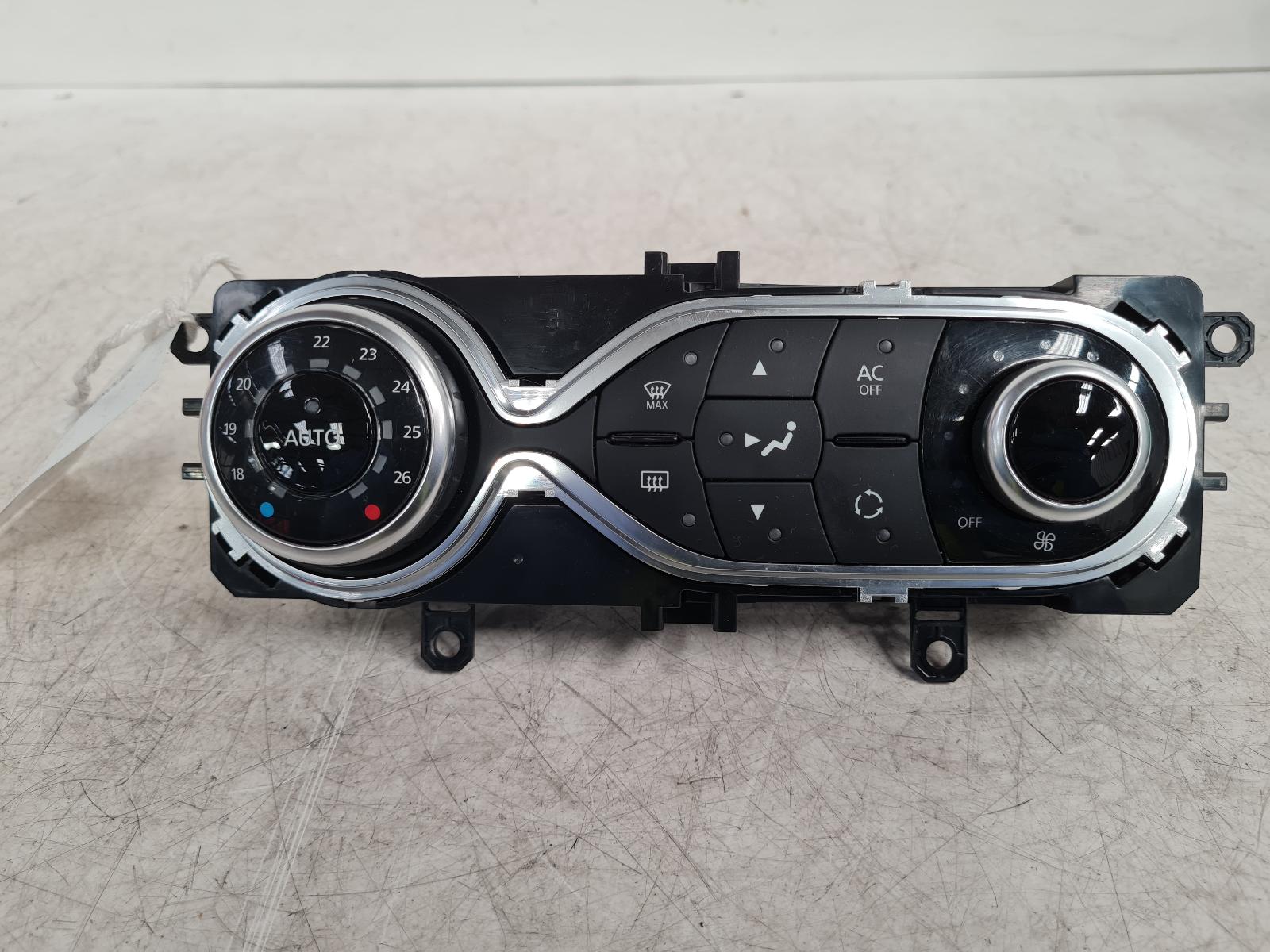 View Auto part Heater/AC Controller Renault Clio 2015