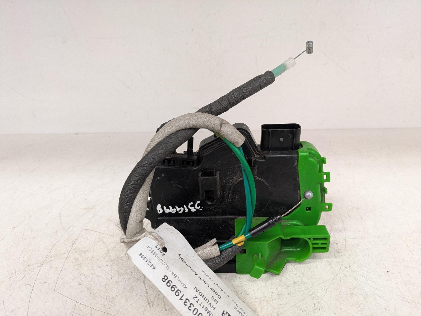 View Auto part Door Lock Assembly Hyundai I40 2011