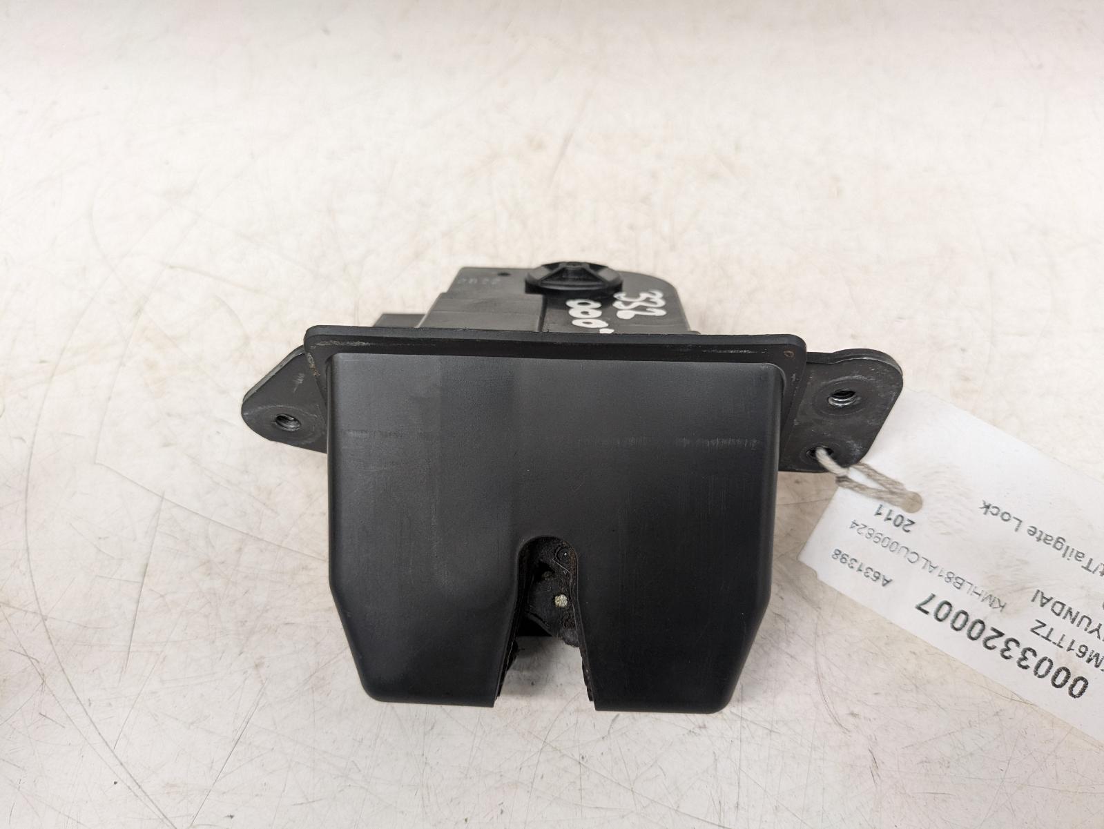 View Auto part Bootlid/Tailgate Lock Hyundai I40 2011