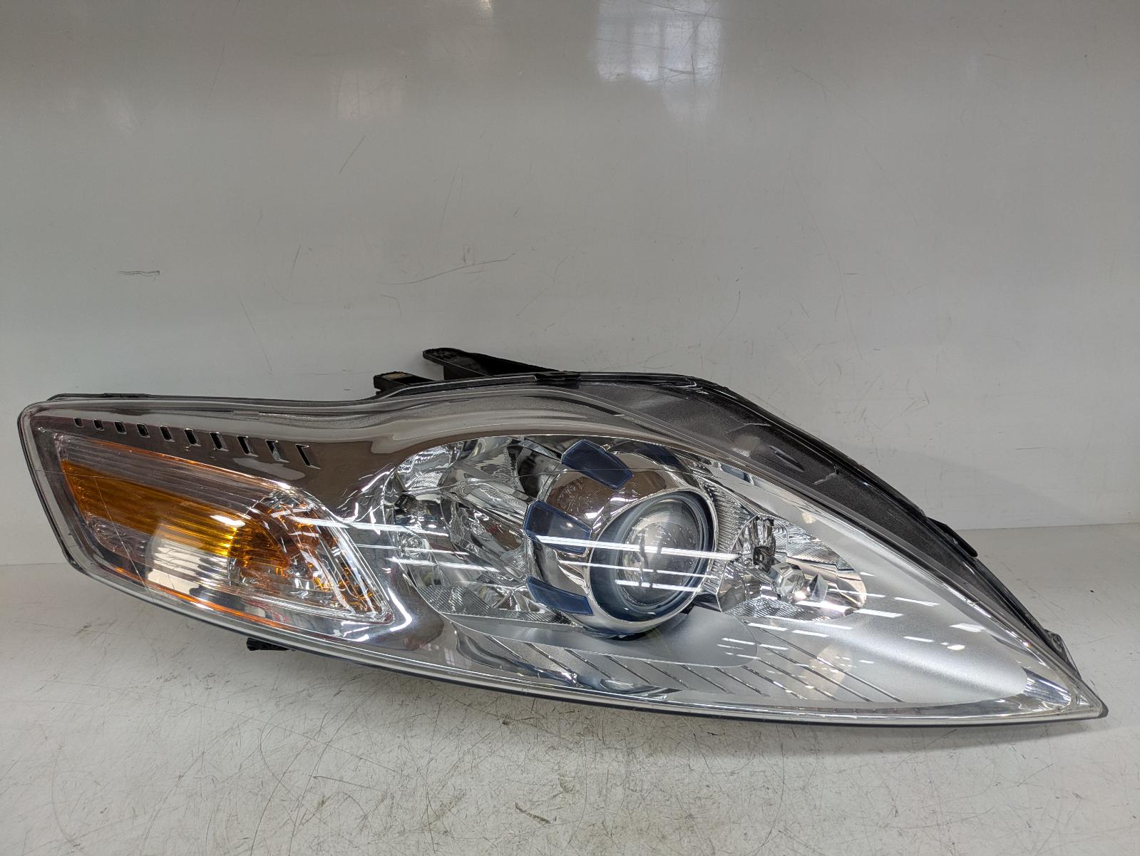 View Auto part R Headlamp Ford Mondeo 2011