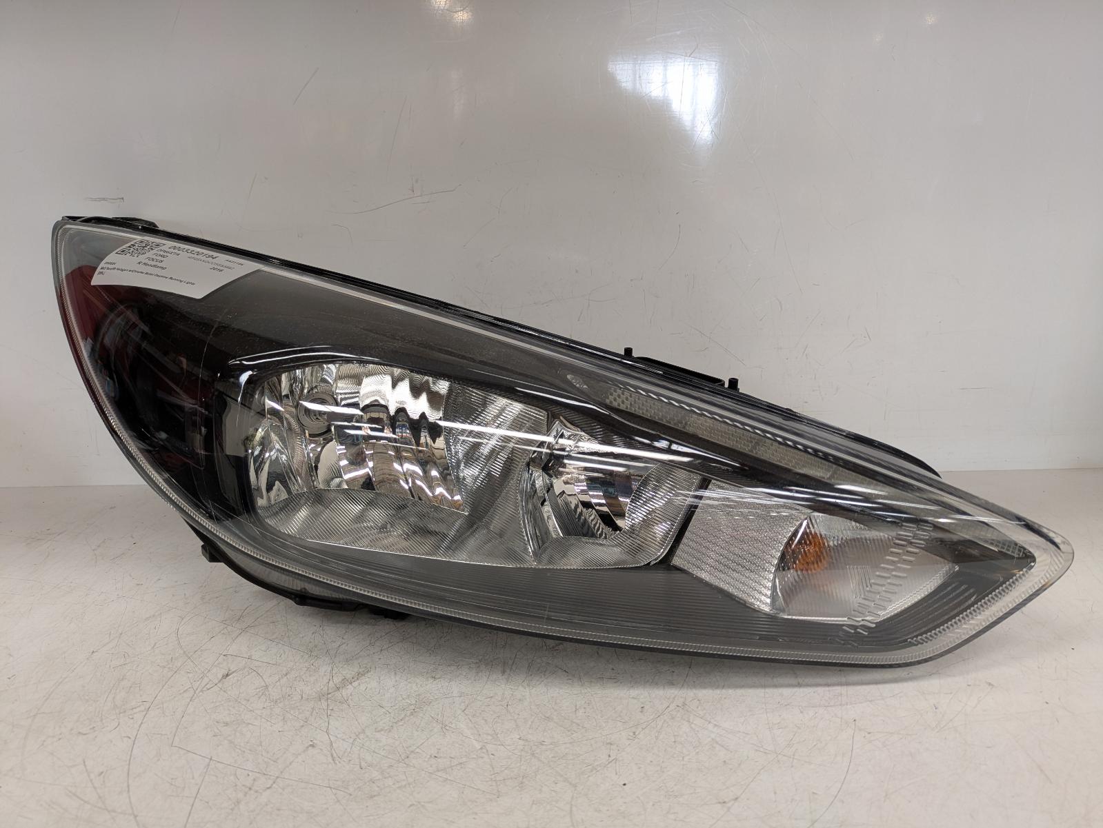 View Auto part R Headlamp Ford Focus 2016