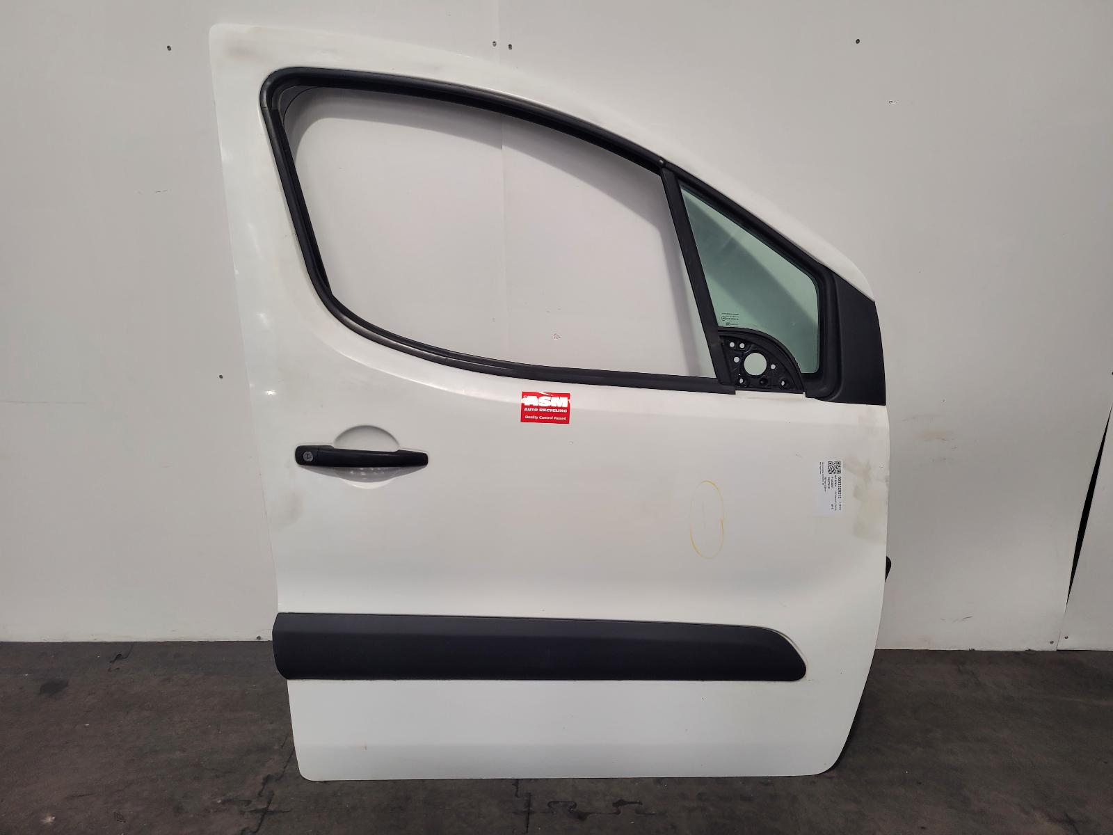 View Auto part R Front Door Peugeot Partner 2016