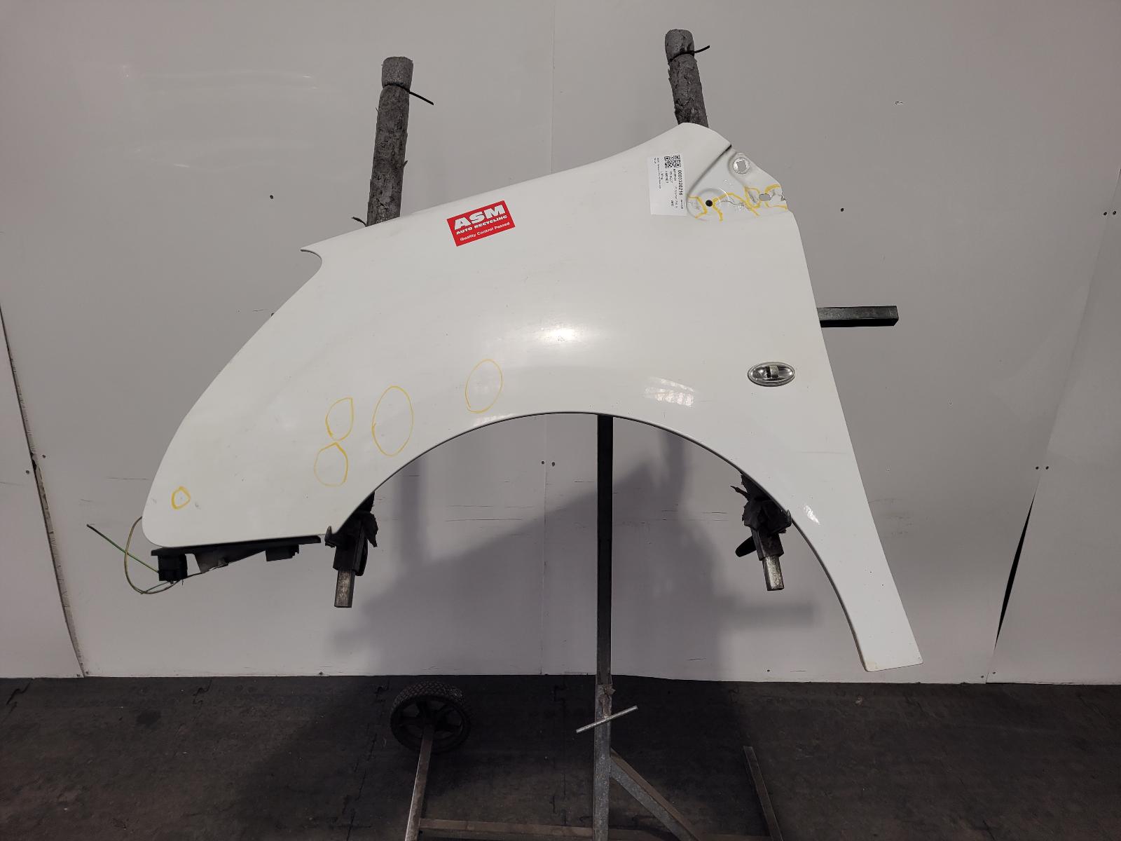 View Auto part L Wing Peugeot Partner 2016