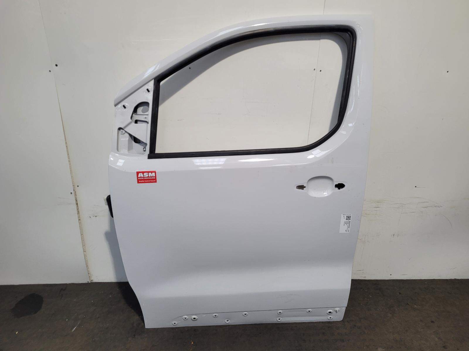 View Auto part L Front Door Vauxhall Vivaro 2023